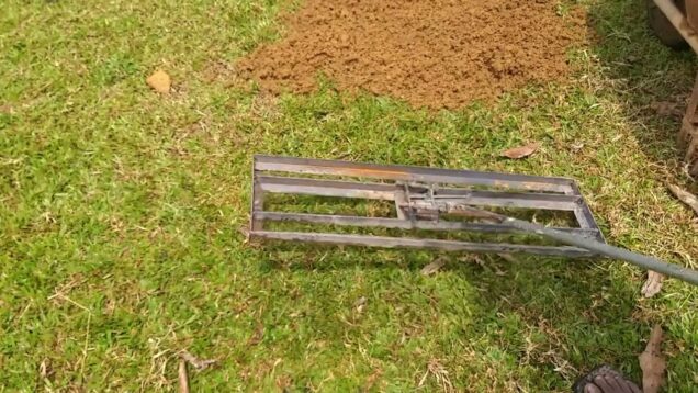 පොලව ඇදද​ How to Level a Bumpy Lawn